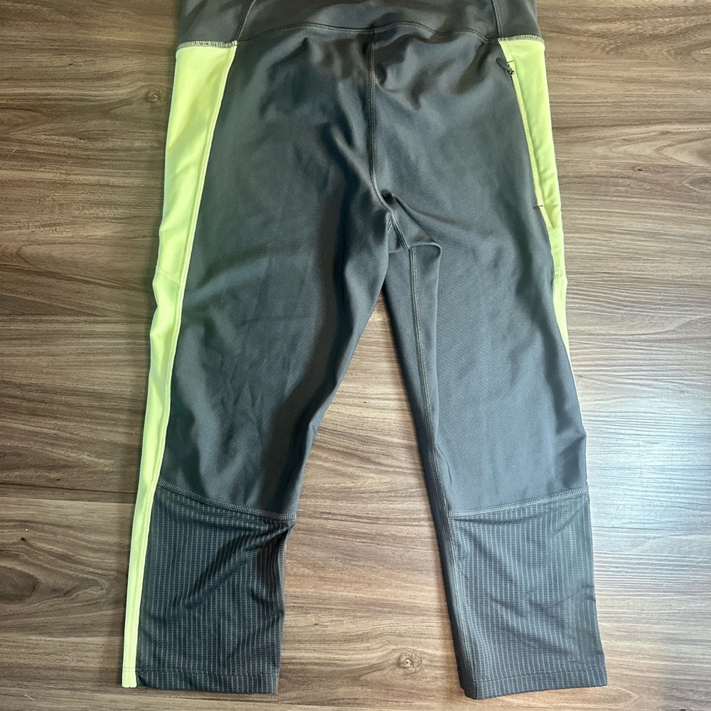Under Armour HeatGear Compression Capri Leggings Gray Neon Green Women’s Large - Picture 7 of 12